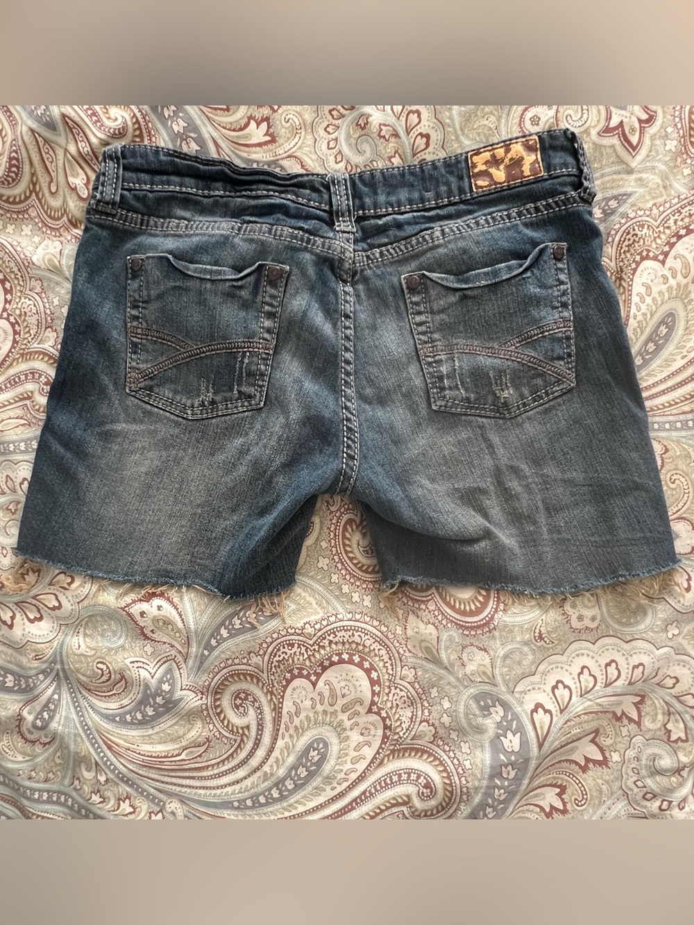 Underground Distressed Raw Hem Denim Cutoff Shorts - Faded Blue Size 9 - Picture 5 of 12